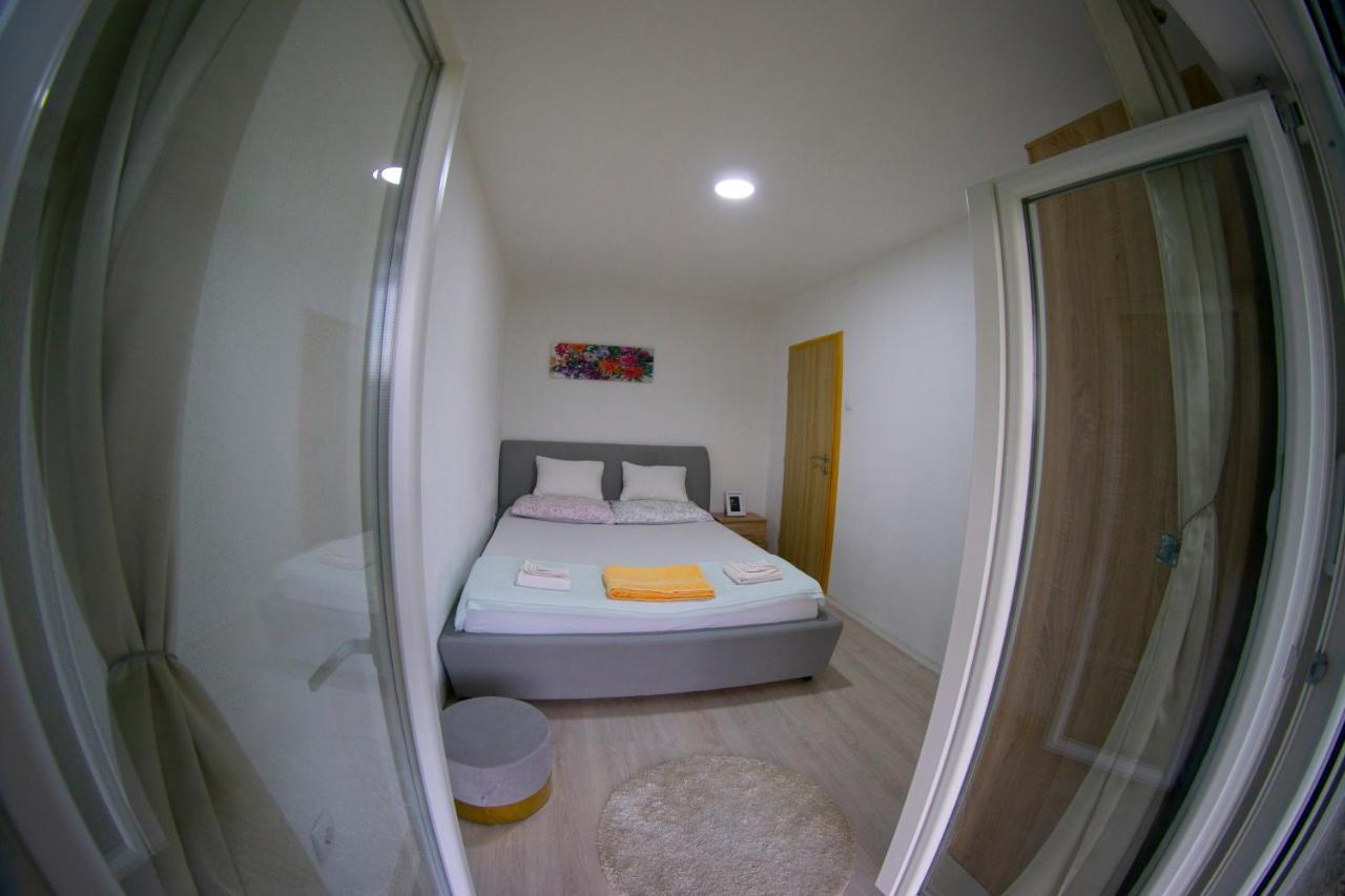 Apartments Ukropina เทรบินเย ภายนอก รูปภาพ