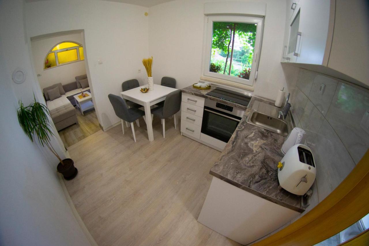 Apartments Ukropina เทรบินเย ภายนอก รูปภาพ